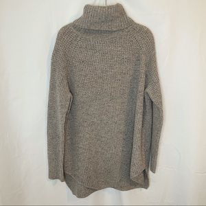Hatch | Chic Wool Oversized Turtleneck Sweater O/S